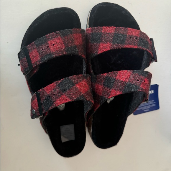 BIRKENSTOCK Arizona Rivet Shearling Wool Felt plaid red sandal. Size: 7, 38 - Picture 11 of 13